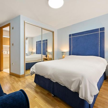 Lovely 2 Double Bedroom Flat With Patio Manchester Exteriör bild