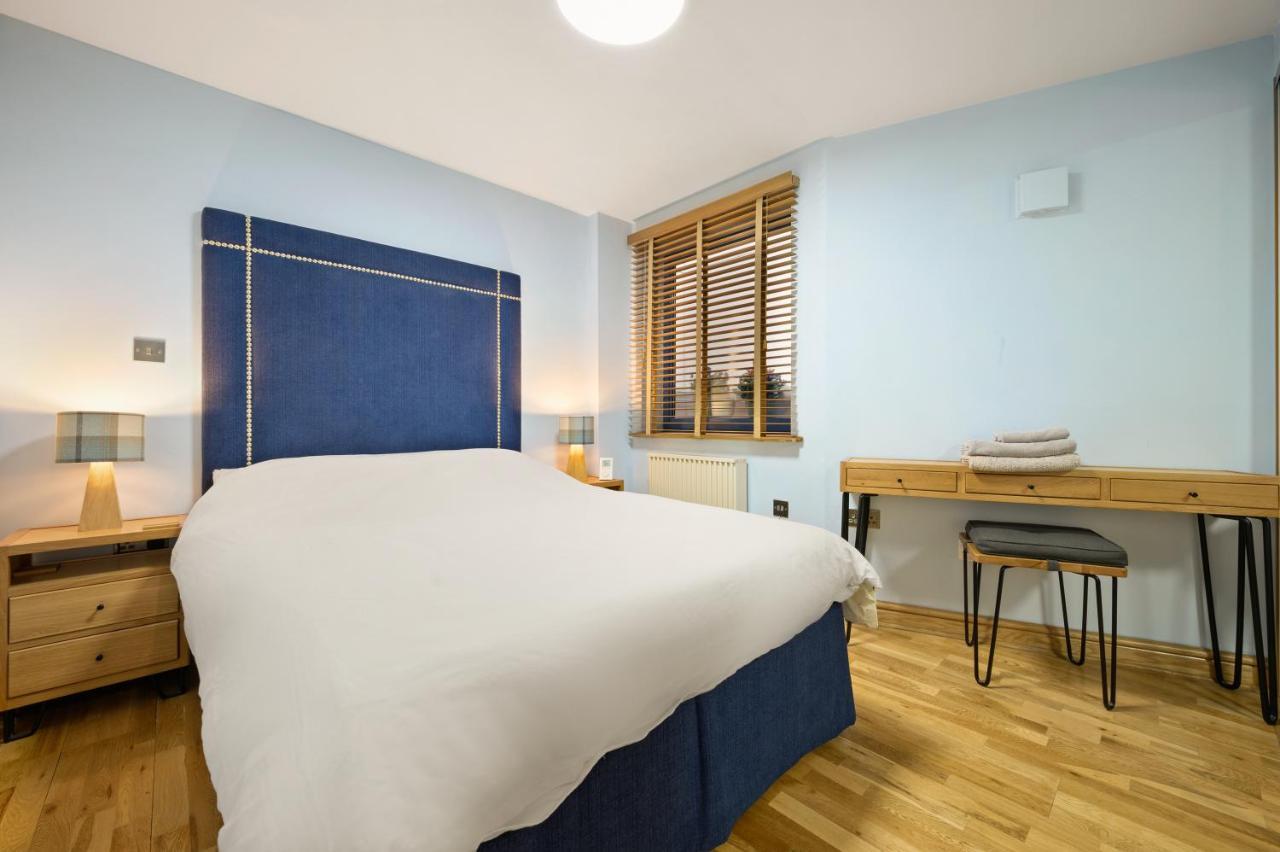 Lovely 2 Double Bedroom Flat With Patio Manchester Exteriör bild