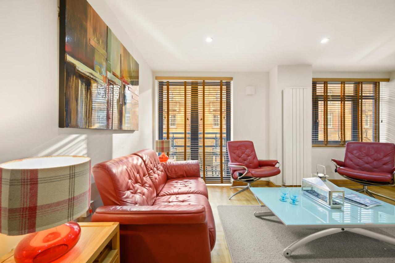 Lovely 2 Double Bedroom Flat With Patio Manchester Exteriör bild